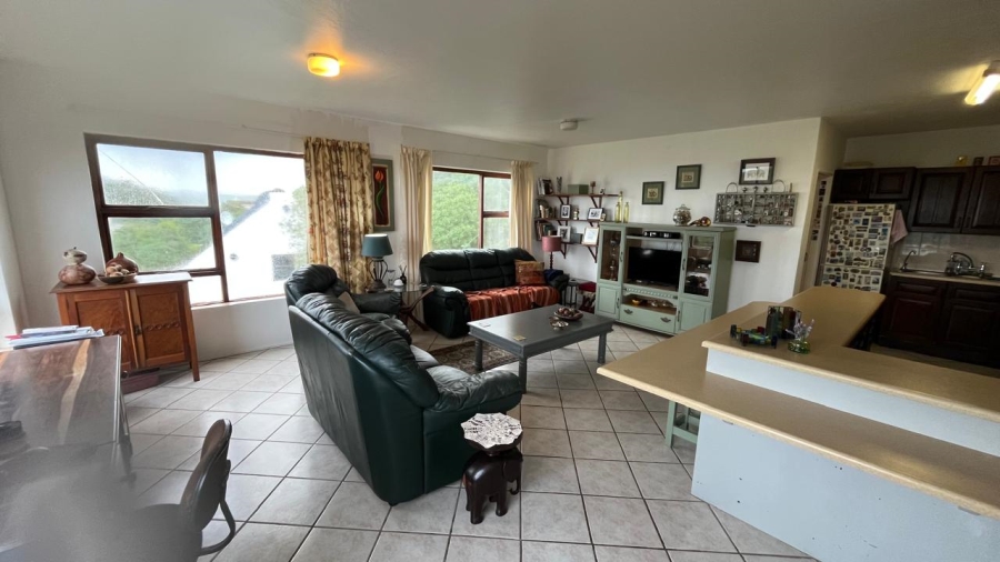 6 Bedroom Property for Sale in Oyster Bay Eastern Cape